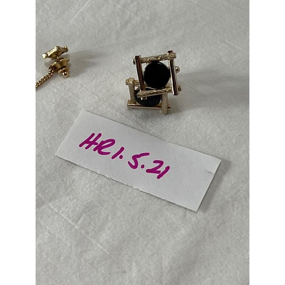 Dante Cufflink Tie Tack Set Gold Tone Black Stone Embossed Vintage Marked - Picture 6 of 6